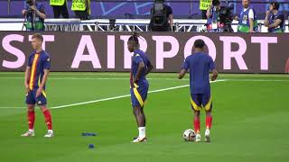 Euro 2024 Final: Lamine Yamal warming up