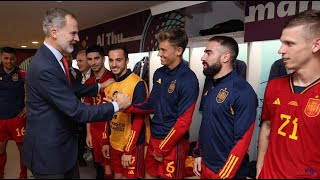 King Felipe VI congratulate the team  || El Rey ha bajado al vestuario tras histórica victoria