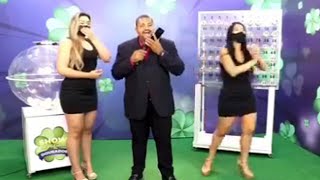 VEJA VÍDEO – Apresentador anuncia o prêmio para o ganhador, mas o sortudo xinga ao vivo (+16)