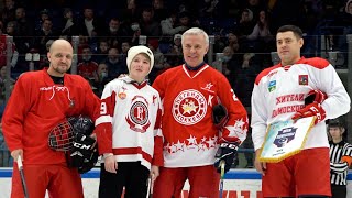 🏒 «Выходи во двор» в Чехове прошла встреча звёздной команды с игроками нашего округа