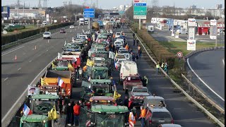 Villabé (Essonne) : Blocage de l'autoroute A6 par les agriculteurs en colère