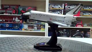 NASA Space Shuttle Discovery 1/300 Diecast Model with Stand