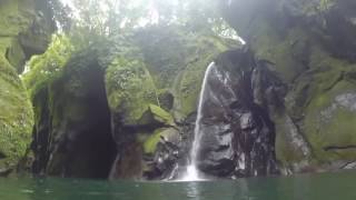 蚯蚓坑密境 The Wormhole canyon, Taipei county