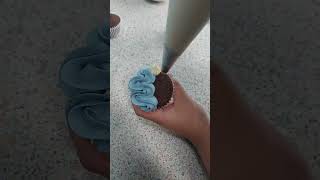 Cupcake Piping Technique Tutorial| Buttercream| Decorating techniques and Ideas| Flowers| Rose|viral