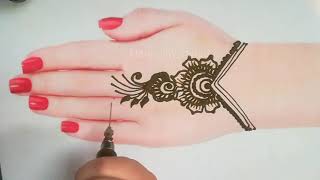 هاذ النقيشة ساهلة غير يلا مبغيتيش تعلمي😉النقش الهنديhenna designs simple