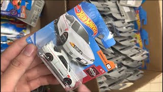 НАШЛИ КОРОБКУ СТАРЫХ HOT WHEELS В МАГНИТЕ!!! Охота в Кинешме