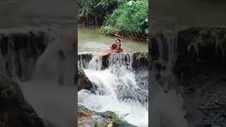 MANDI DI SUNGAI SEGERR#mandi #shorts