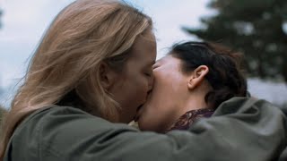 Jodie Comer & Sandra Oh Kissing Scene