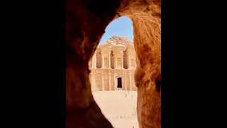 Petra, Jordan. Al-khazneh (The Treasury)Temple - Arrival