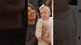 Priyanka Chopra with her 😍cute daughter