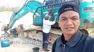 kesibukan sebelum jam kerja / || operator excavator bersih-bersih kantor dulu