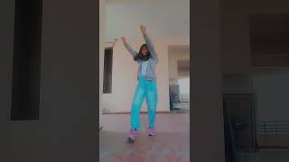 Chipi chipi chaapa chaapa || Dance cover || #ytshorts #viral #trending  #chipichipi✨