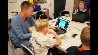 Bag Facaden i Vordingborg. Coding pirates.