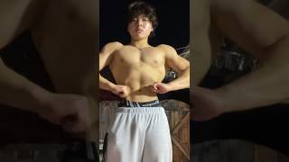 16 yr old powerlifter’s physique