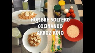 COCINA: Hombre cocinando delicioso arroz rojo...Y no se le bate!!!!