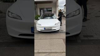 SO VIEL KOSTET EINE STUNDE LEBEN IN EINEM TESLA…