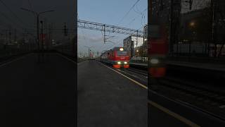 ЭП2К с поездом 092А Москва-Мурманск проезжает пл.Останкино #train #ржд #railway #поезд #spotting