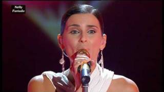 Nelly Furtado - Manos Al Aire (live 2009) HQ 0815007