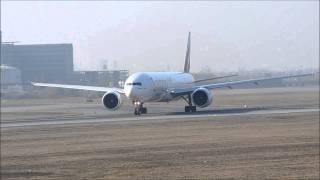 Emirates Boeing 777-300ER takeoff - Vienna Intl. Airport