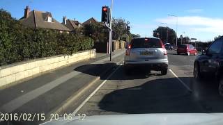 Driver totally ignores Red light on A259