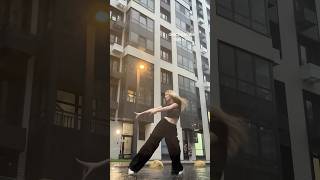 pop like this in the rain #dance #fypシ #foryou #trendingshorts #viralvideo