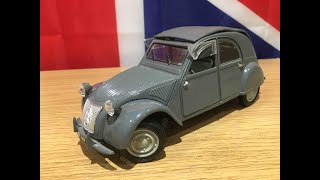 1:18 Maisto 1952 Citroen 2CV