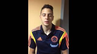 Santiago Arias se une a la Ruta de Santa de Navidad en Patines