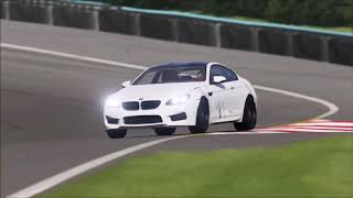 Drifting a BMW m6 coupe in Forza