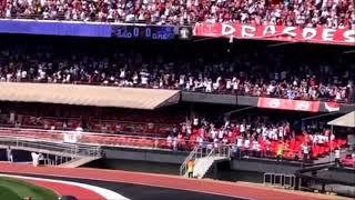 TORCEDOR CAINDO DA ARQUIBANCADA DO MORUMBI