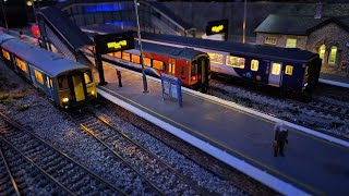 00 & 009 Gauge Loft Model Railway Part 31 - More Lights