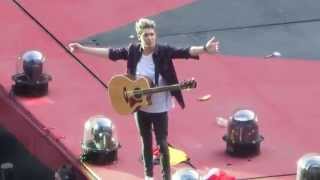 One Direction - Niall talking (Düsseldorf, Germany) HD