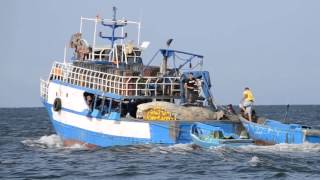 Balanciers de Sayada quittant le port