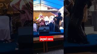 JOGED SERU ANAK ANAK GADIS DI ATAS PANGGUNG