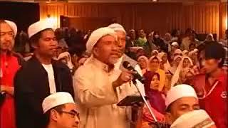 Ustaz UMNO dimalukan oleh Pak lebai