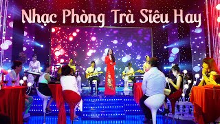 Cả phòng trà "không thể dời mắt" khỏi nữ ca sĩ xinh đẹp trên sân khấu - Ca nhạc phòng trà hay nức nở