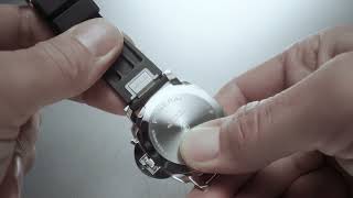 Luminor Due - The How to Guide: how to change the strap bracelet with PAM Click Release System™