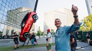 NISSAN Qashqai breaks Guinness World Record for highest bungee jump in a car