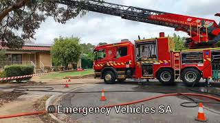 SAMFS Scania P400 CAPA Oakden #303 & Scania P360 Salisbury #321 at Alarm Level 2 structure fire