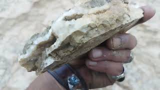 براتون رگه کوارتز پیدا کردم لذت ببریدl found a quartz vein for you, enjoy