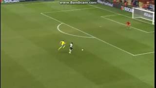 Lukaku horrible miss and Isaksson fine save