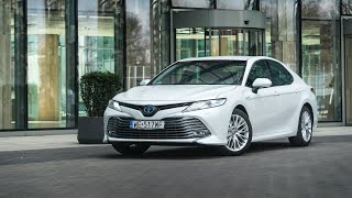 Ta hybryda potrafi wyleczyć z diesla - Toyota Camry 2.5 Hybrid 218 KM e-CVT / TEST PL