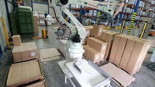 RFA Kawasaki CP180LEE03  Robot de-palletiser voor Valk Logistics B V