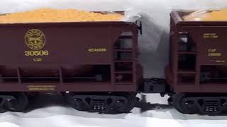 MTH 20-97506 DULUTH MISSABE & IRON RANGE ORE CARS WITH LOAD