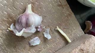 Quick way to prep Fresh Garlic,  the Bangladeshi way for full flavour!