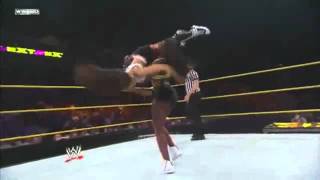 WWE Diva (NXT)-(FCW) - AJ Lee - Tilt-A-Whirl DDT