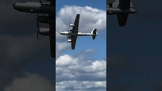 Sound up! Awesome pass by the WW2 bomber B-29 Superfortress “FIFI”