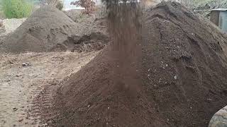 Producing top soil with the MB-HDS212 screening bucket