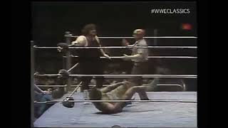 Bobo Brazil vs Crusher Blackwell 4/25/1978