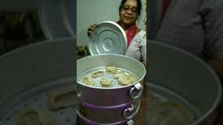 momos wali aunty 😘 | Let's eat with Nandini | momos | momolovers