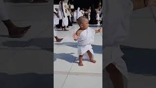 Beautiful kids at kabah #kabah #mekkah #haji #umrah